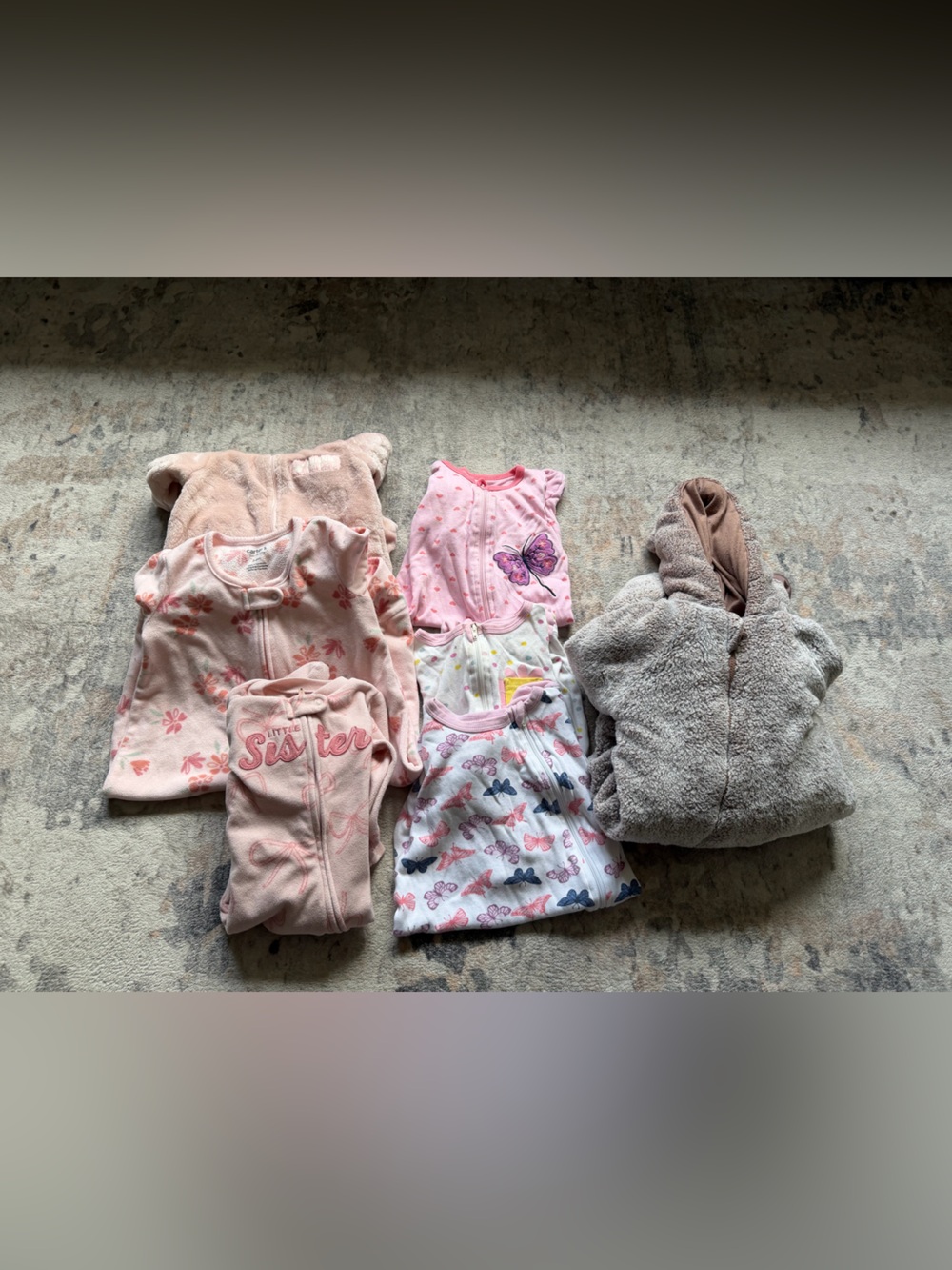 Baby’s pajamas bundle